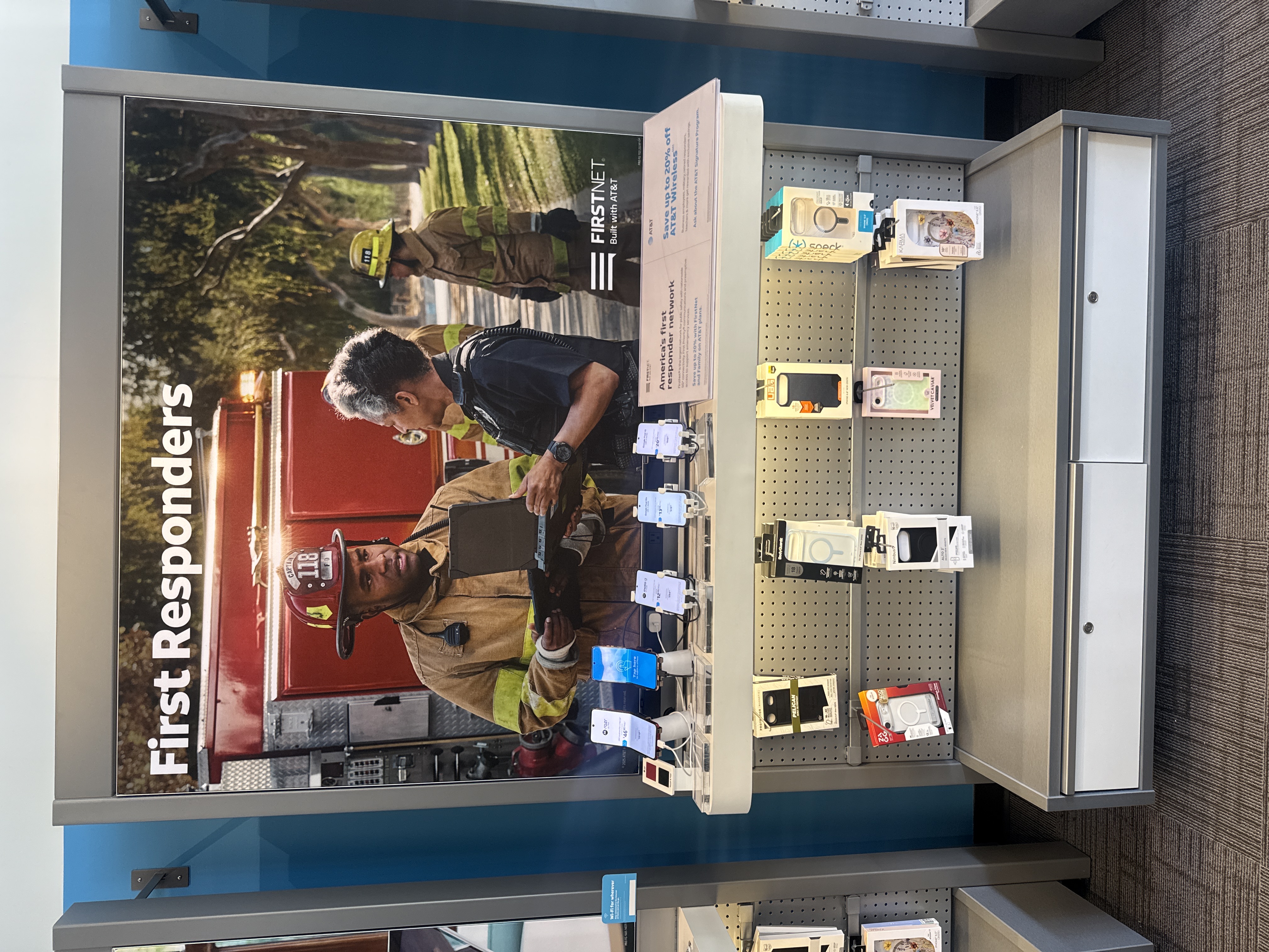 AT&amp;T Store image 2