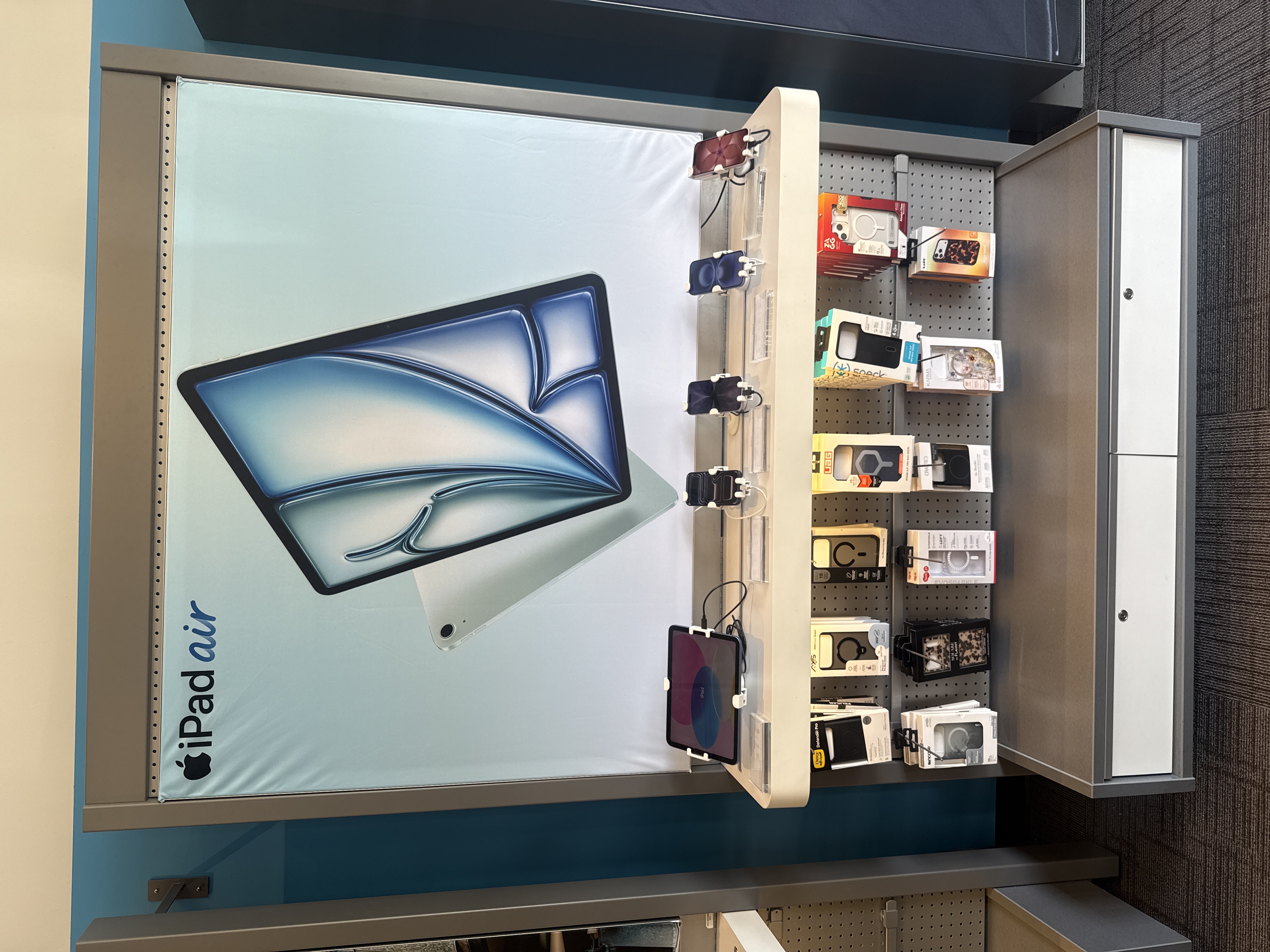 AT&amp;T Store image 3