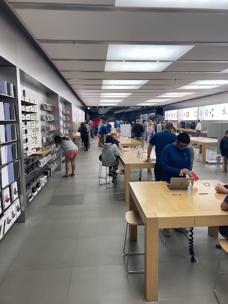 Apple SanTan Village Gallery Image