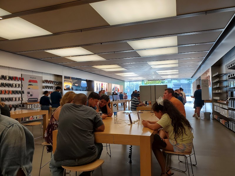 Apple SanTan Village Gallery Image