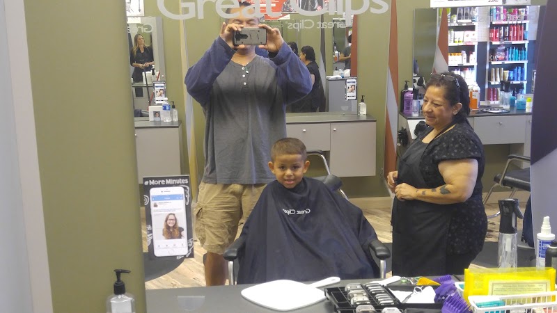 Great Clips image 3