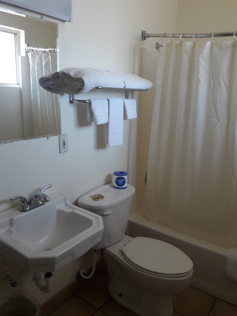 Grande Vista Motel image 3