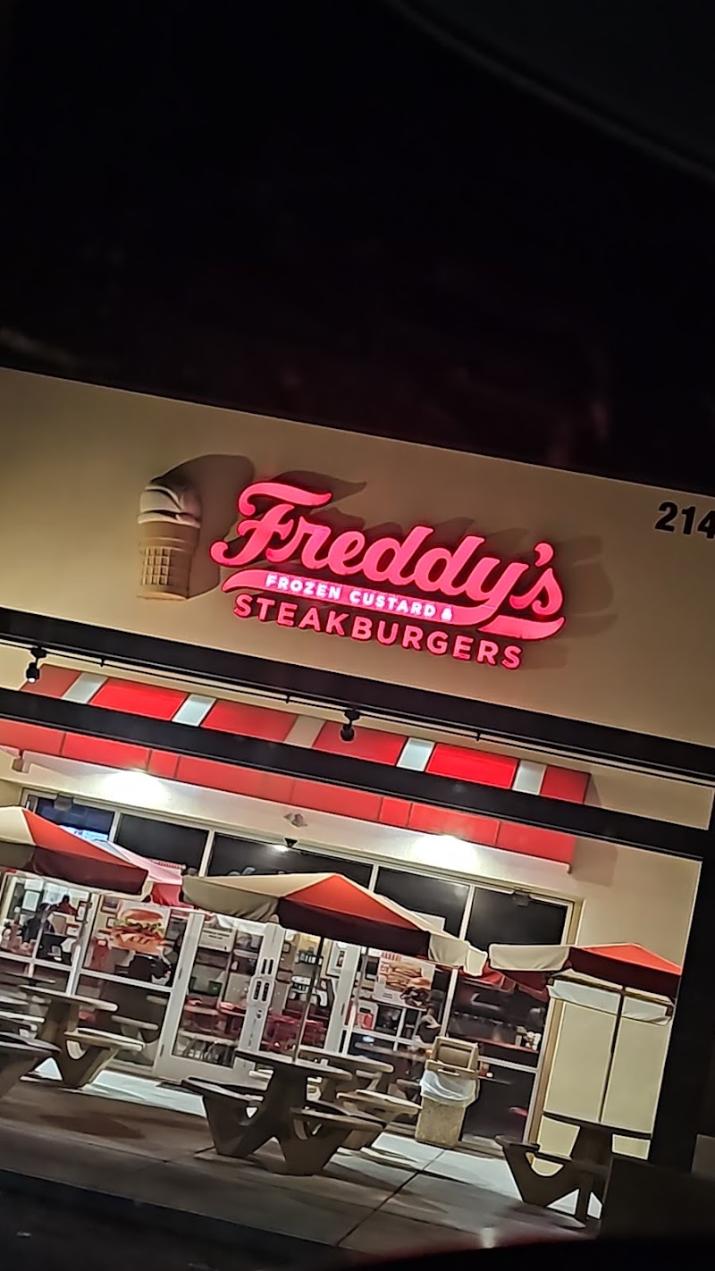 Freddy's Frozen Custard &amp; Steakburgers image 5