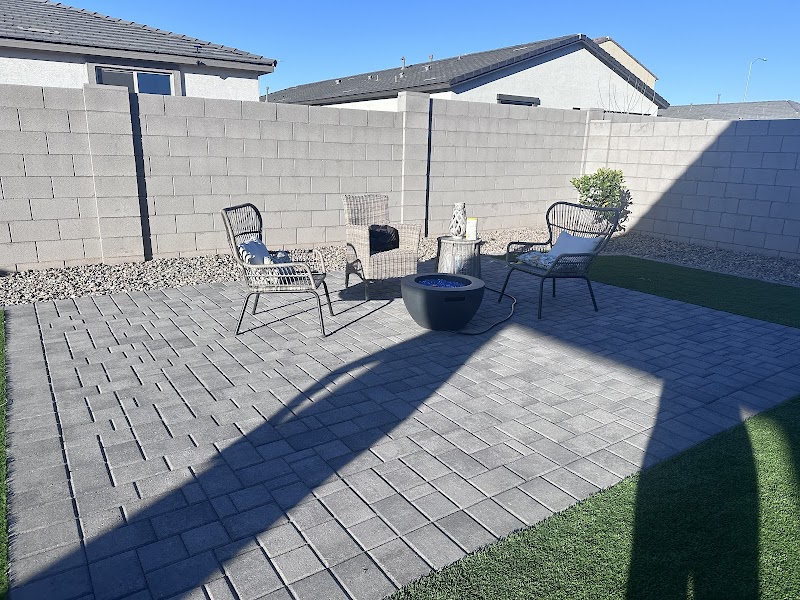 Las Perlas Landscaping image 4