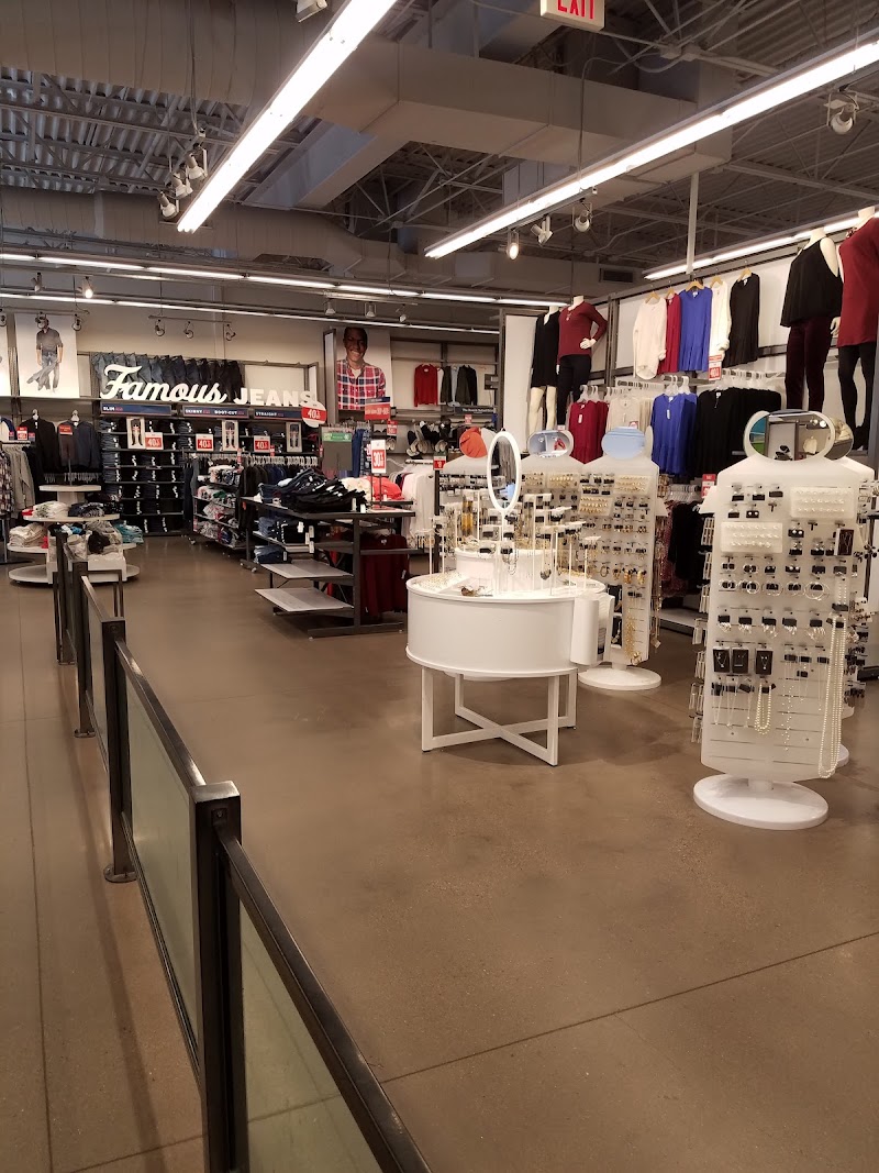 Old Navy Outlet image 2