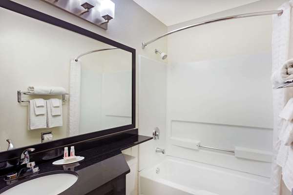 Super 8 by Wyndham Chandler Phoenix image 4