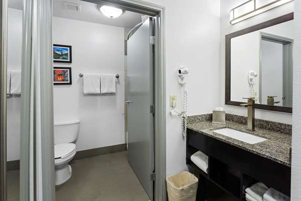 Comfort Inn Chandler - Phoenix South I-10 image 4