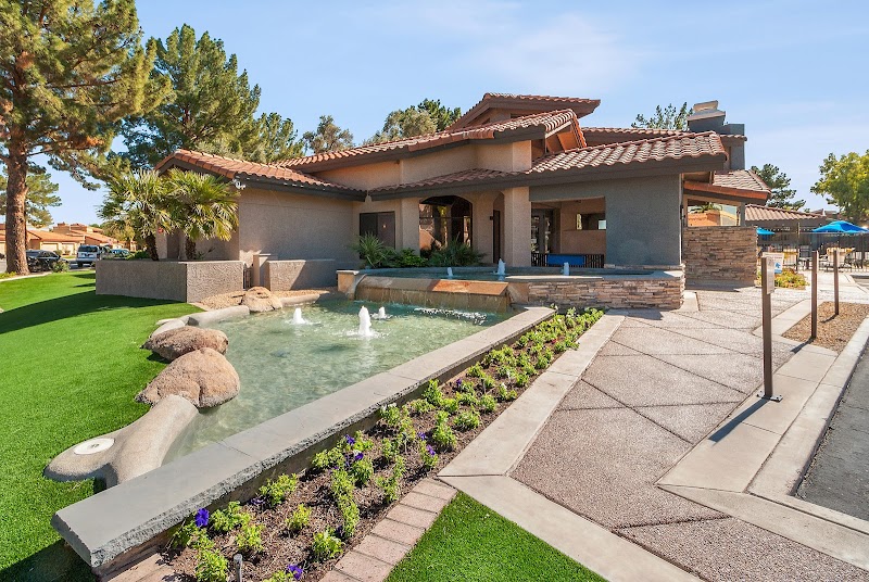 Country Brook Apartments image 1