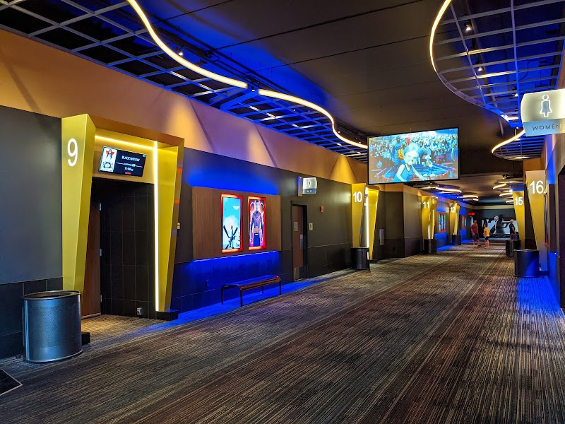 Harkins Theatres SanTan Village 16 image 4