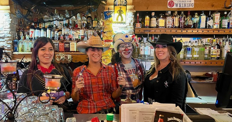 Rodeo Lounge image 5