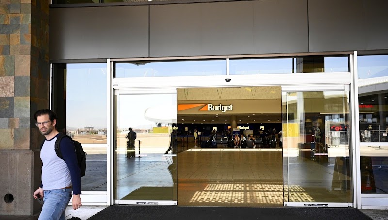 Budget Car Rental image 1