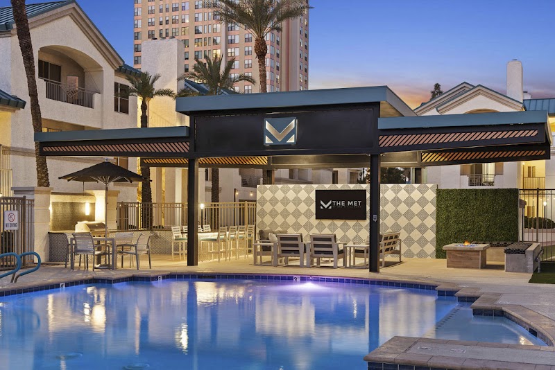 The Met at 3rd and Fillmore Apartments Gallery Image