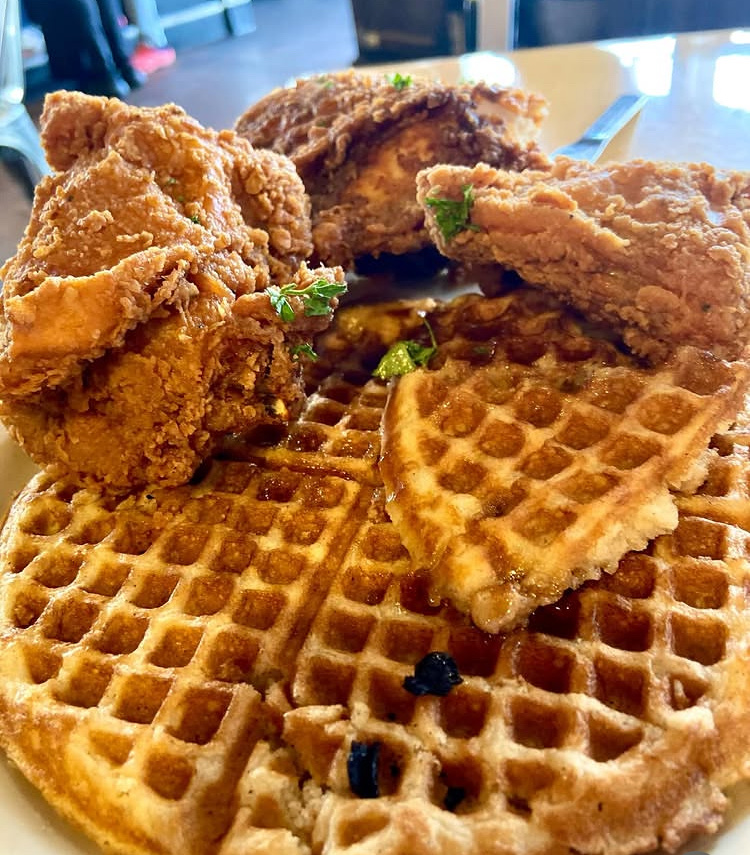 Lo-Lo's Chicken &amp; Waffles image 4