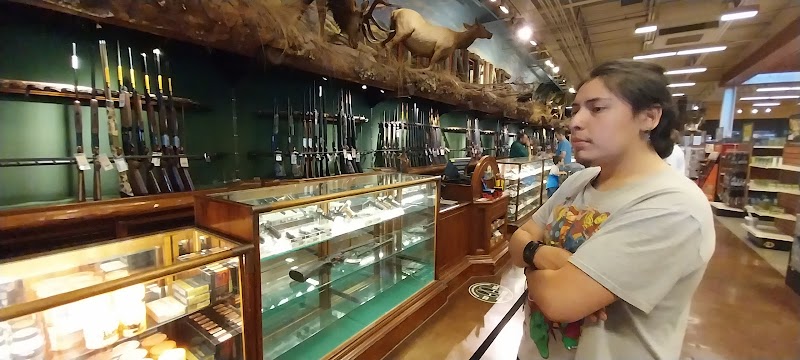 Bass Pro Shops image 4