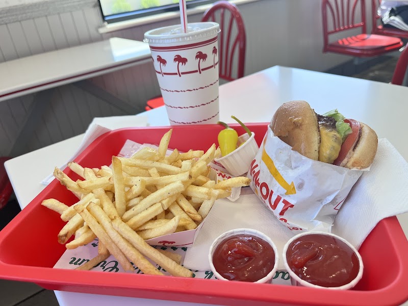 In-N-Out Burger image 3