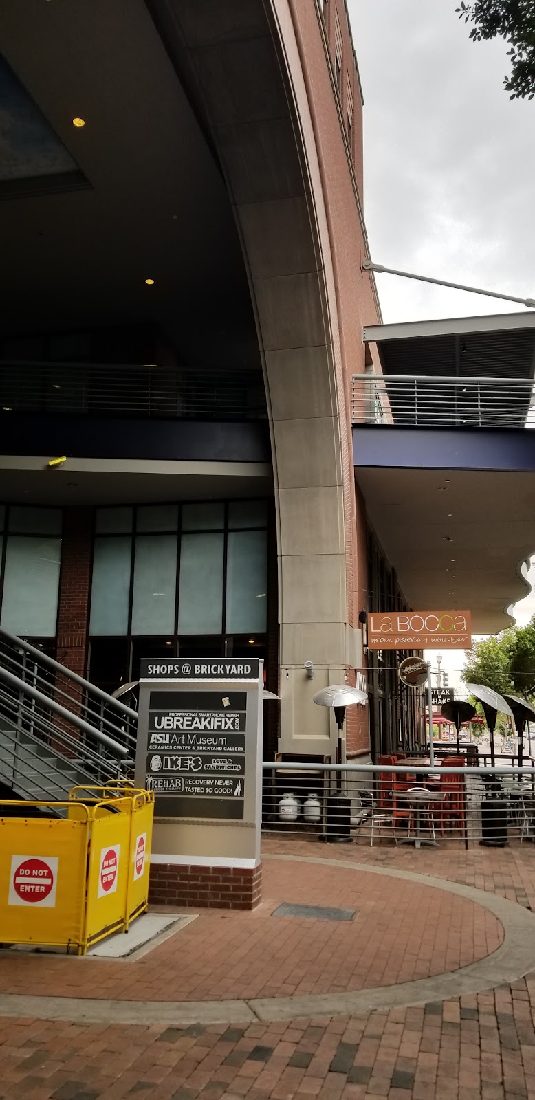 Bank of America (with Drive-thru ATM) Gallery Image