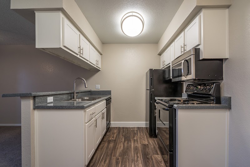 Emerson Square Apartments image 5