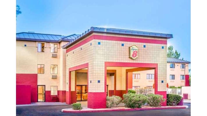 Super 8 by Wyndham Phoenix/Mesa/Gilbert Road image 5