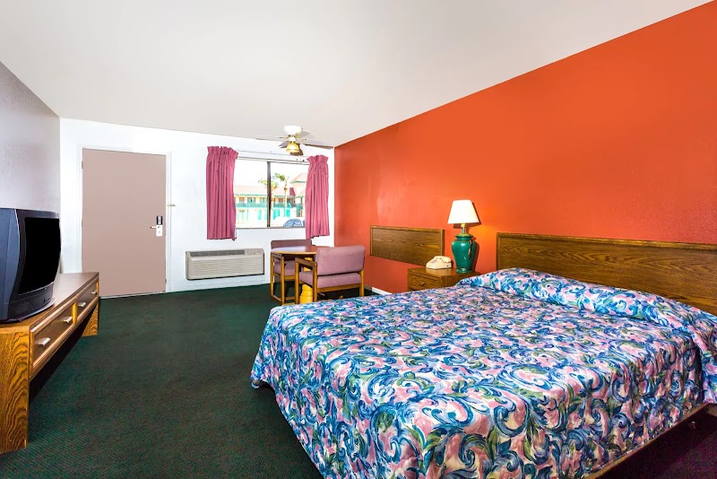 Superior Suites Phoenix Mesa image 2