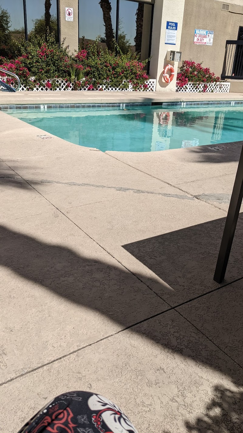 Plus Mesa Hotel image 3