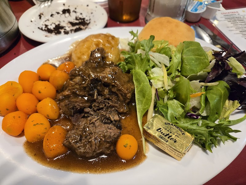 Barleens Dinner Show image 4