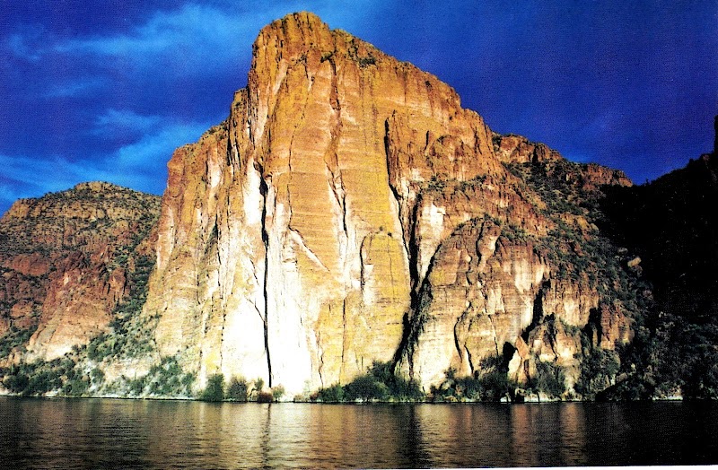 The Dolly Steamboat image 1