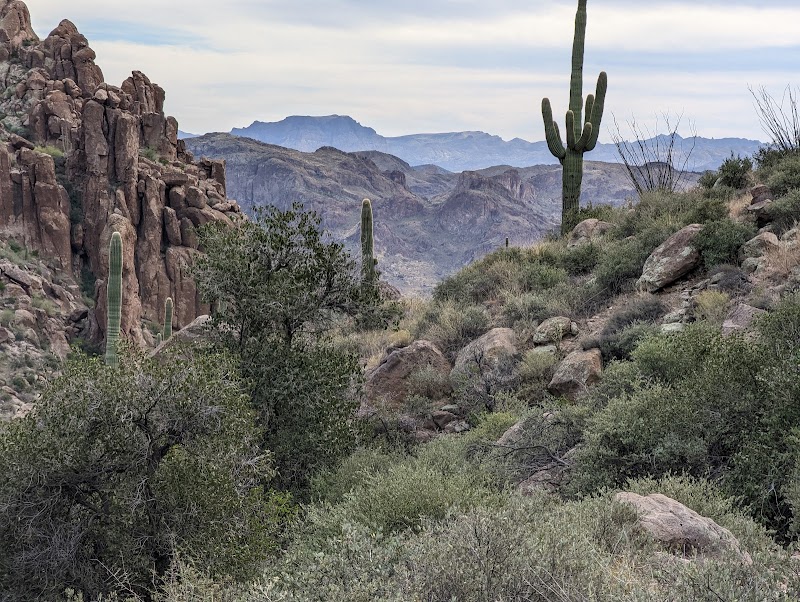 Dutchman's Trailhead image 2