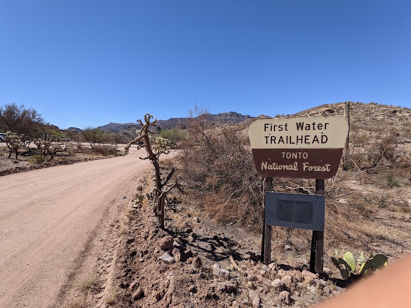 Dutchman's Trailhead image 3