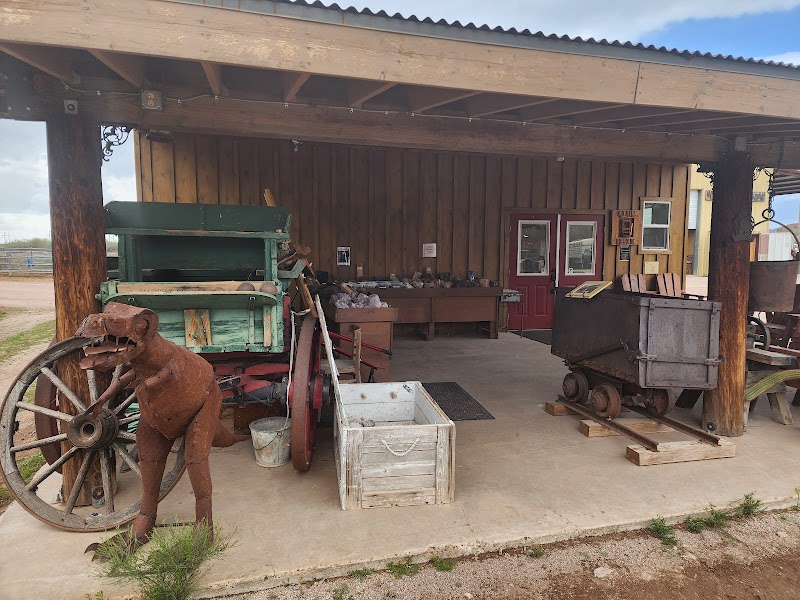 Mammoth Mine Rock Shop Gallery Image
