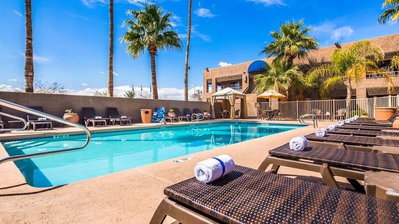 SureStay InnSuites Phoenix Hotel &amp; Suites by Best Western image 3