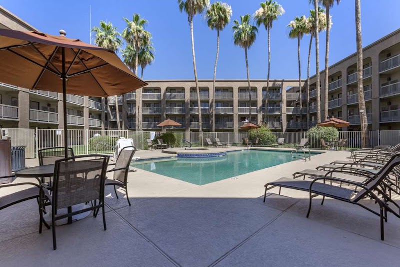 Best Western Plus Scottsdale Thunderbird Suites image 1