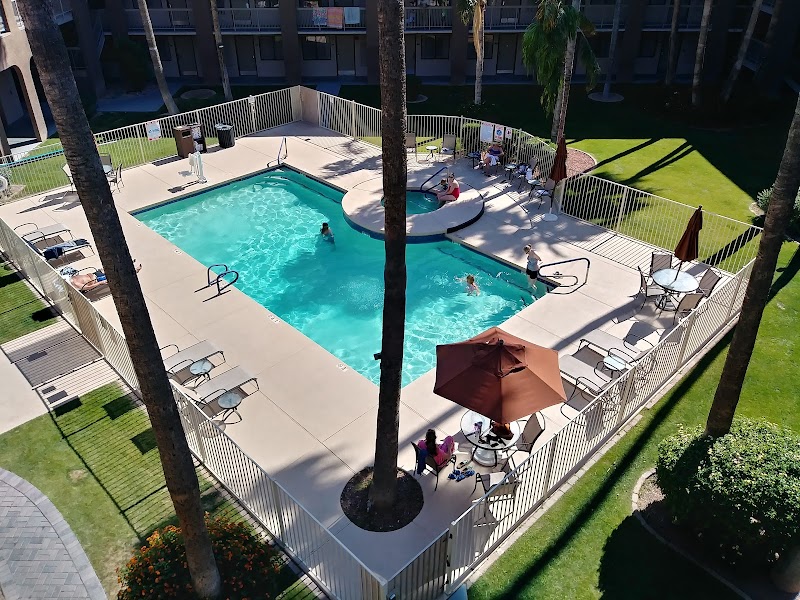 Best Western Plus Scottsdale Thunderbird Suites image 3