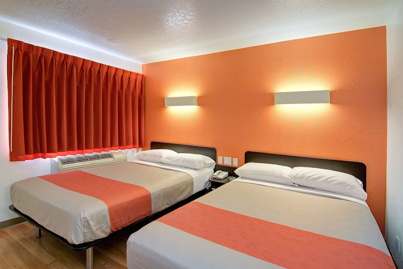 Motel 6 Scottsdale, AZ - Old town Scottsdale/Fashion Square image 2