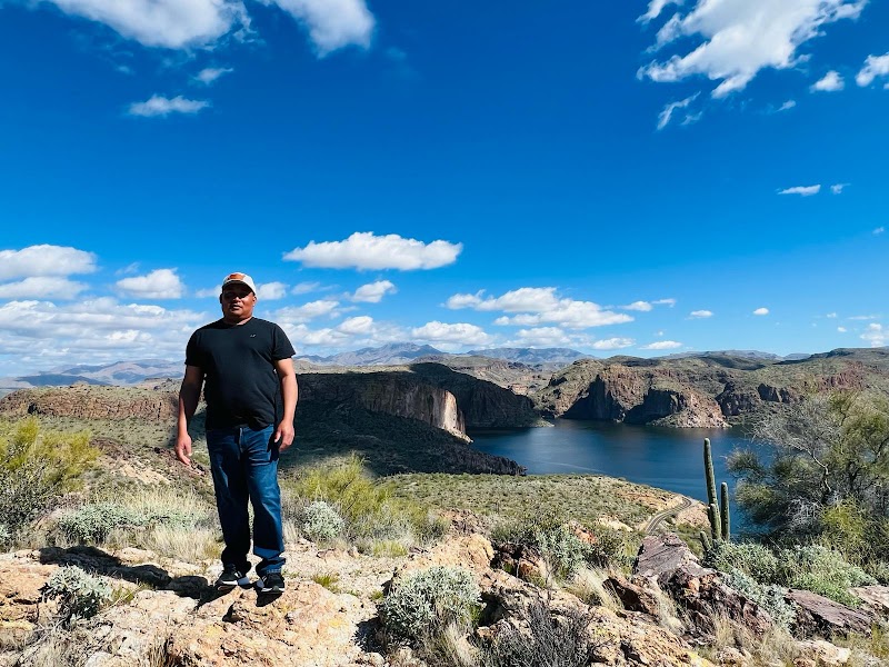 Canyon Lake Parking image 4