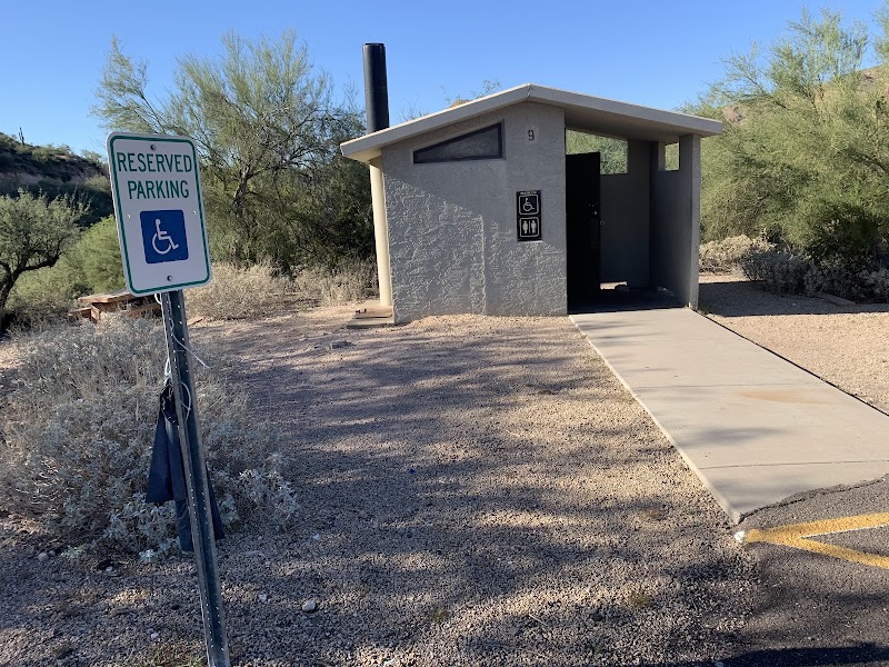 Canyon Lake Parking image 5