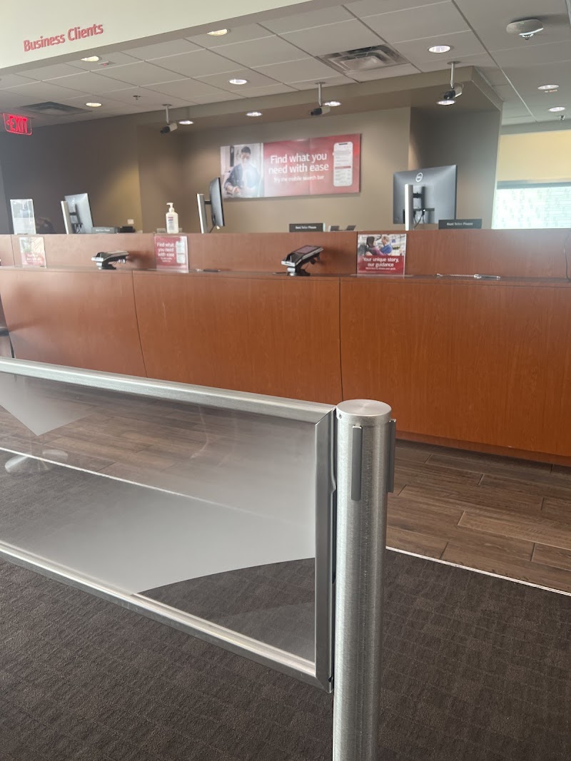 Bank of America (with Drive-thru ATM) Gallery Image