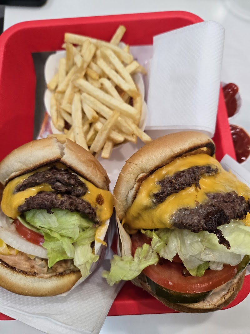 In-N-Out Burger image 4
