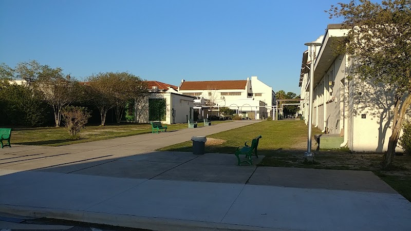 St Petersburg High School image 3