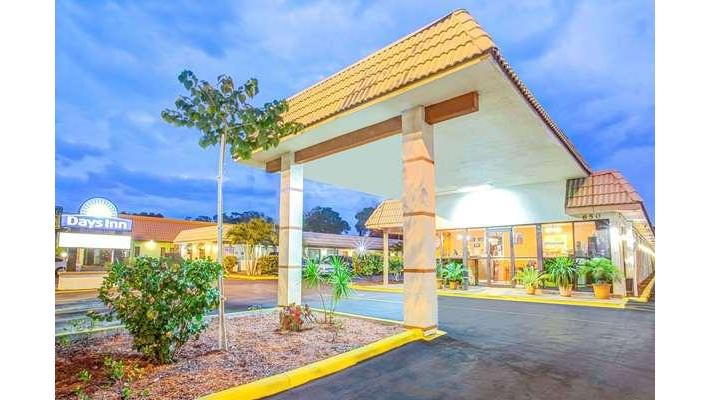 Days Inn by Wyndham St. Petersburg Central image 5