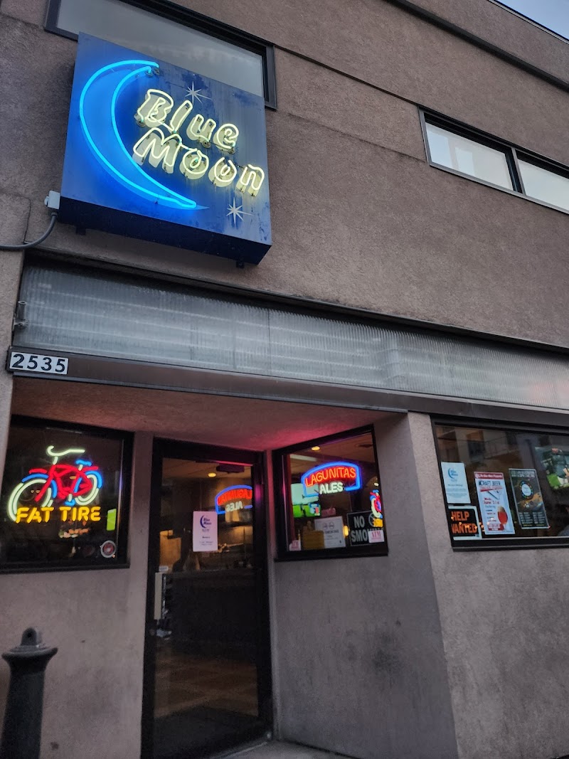 Blue Moon Bar &amp; Grill image 1