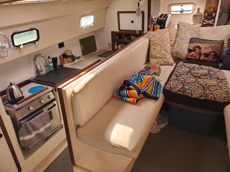 Pier One Yacht Sales - St. Petersburg Municipal Marina image 1