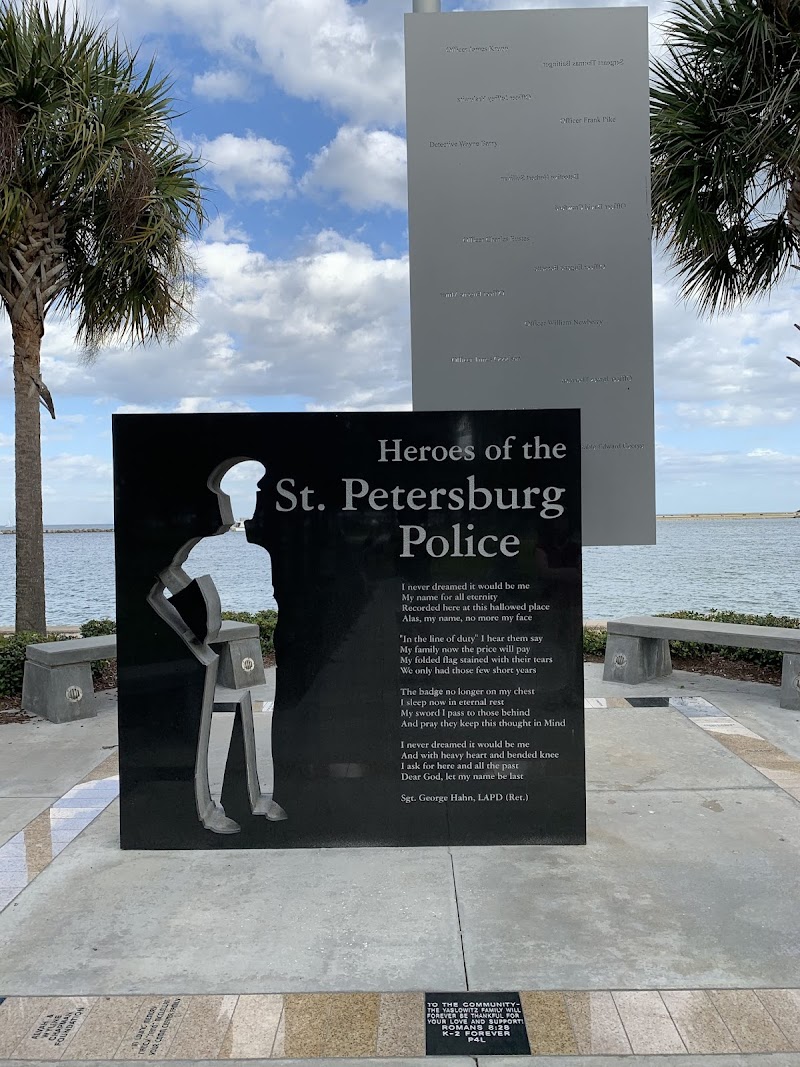 Memorial to St. Petersburg's Fallen Officers image 1
