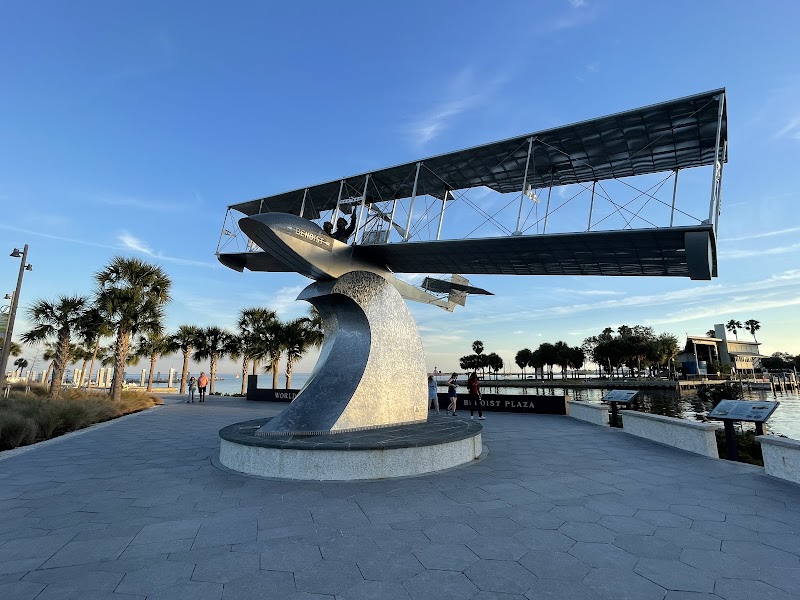 Benoist Plaza image 1