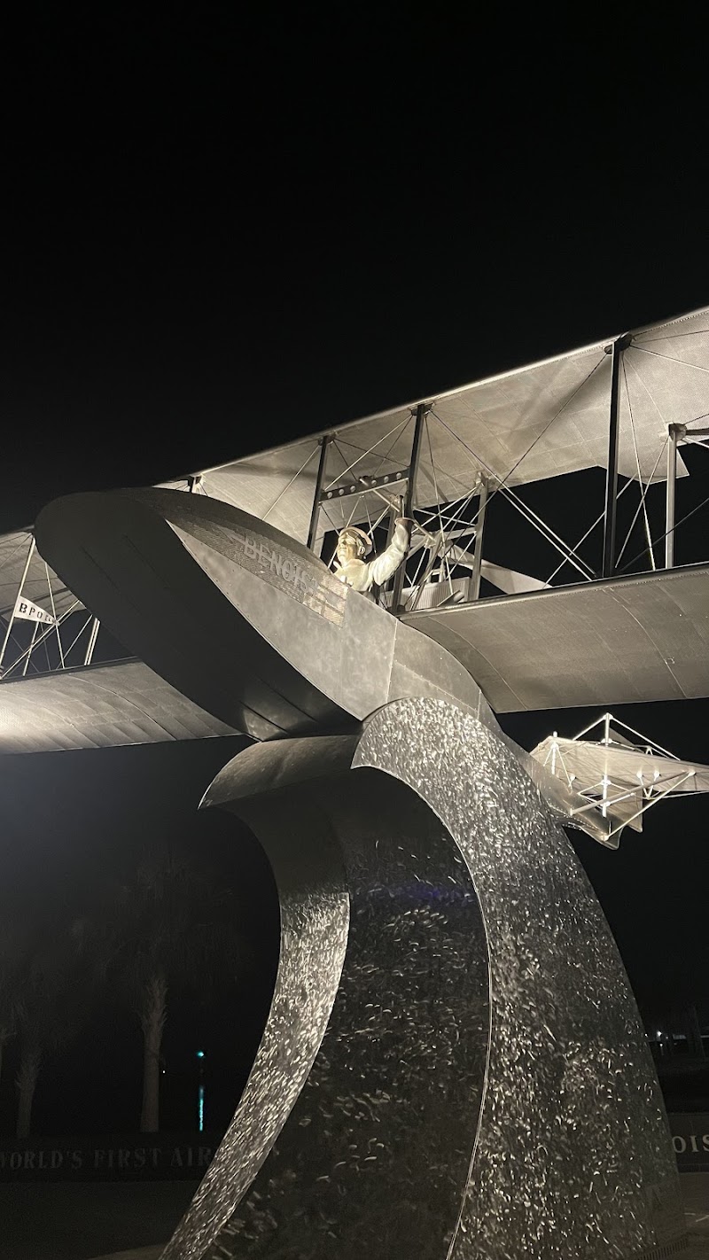 Benoist Plaza image 3