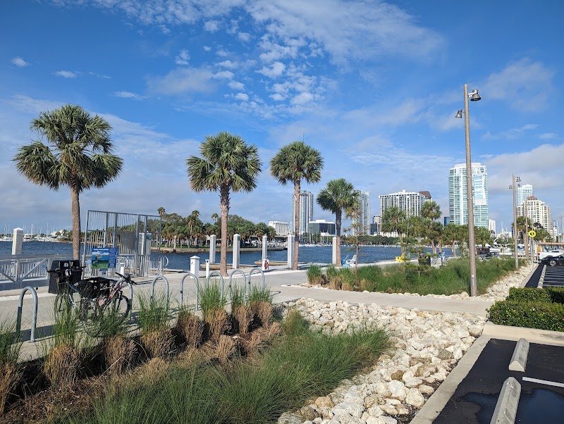 Benoist Plaza image 4