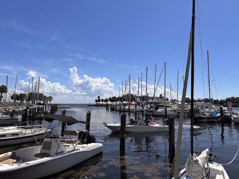 SeaEO Luxury Boat Charters image 4