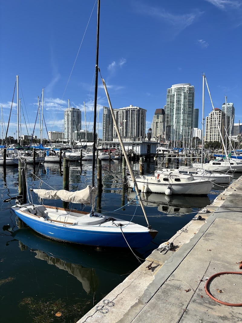 SeaEO Luxury Boat Charters image 5