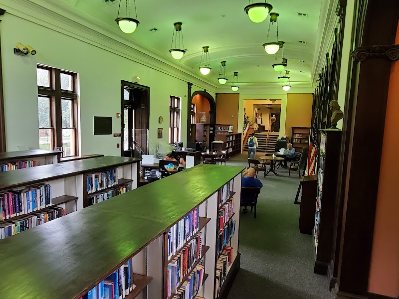 Mirror Lake Community Library image 3