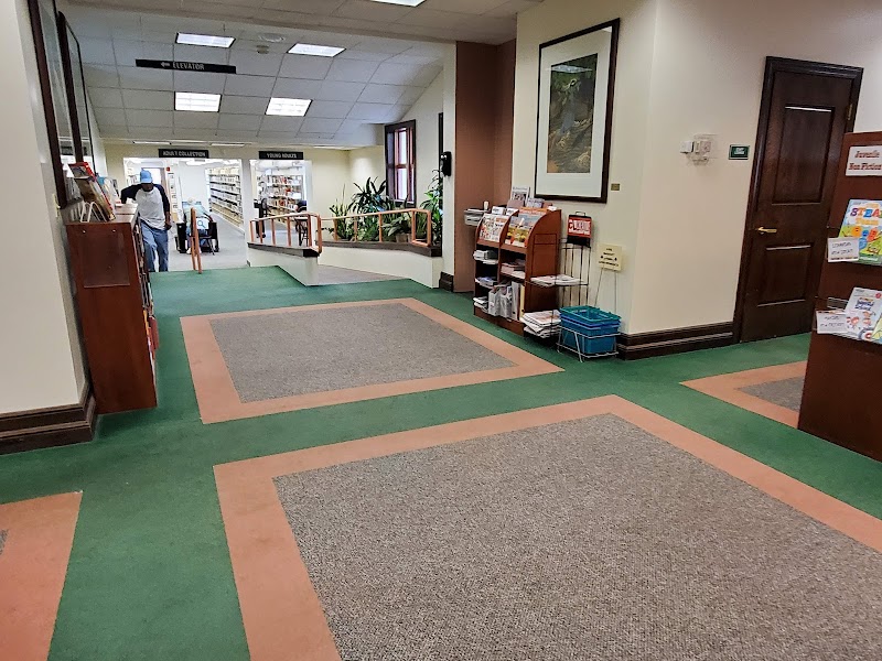 Mirror Lake Community Library image 5