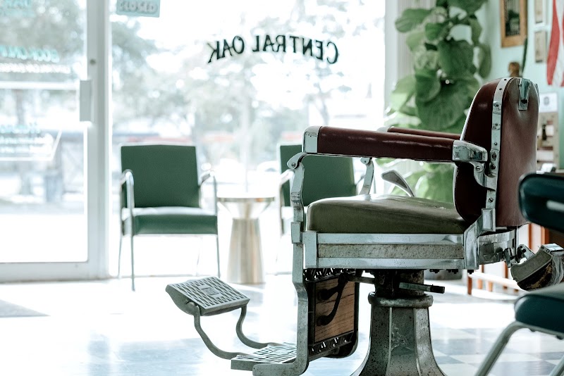 Central Oak Barber Co. image 4